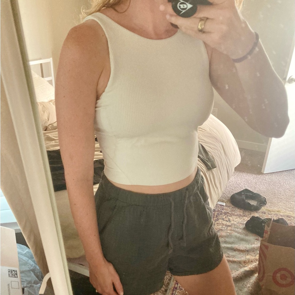 Lululemon Align Ribbed High-Neck
Tank Top White Opal